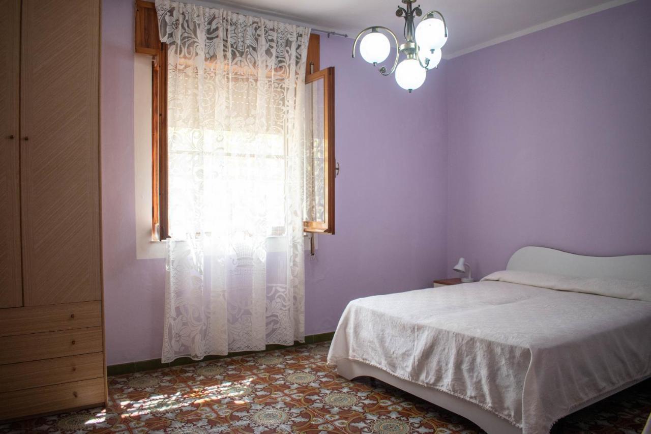 Casa Vacanze "Villa Severina" Iun R6166 R6692 Карбония Екстериор снимка
