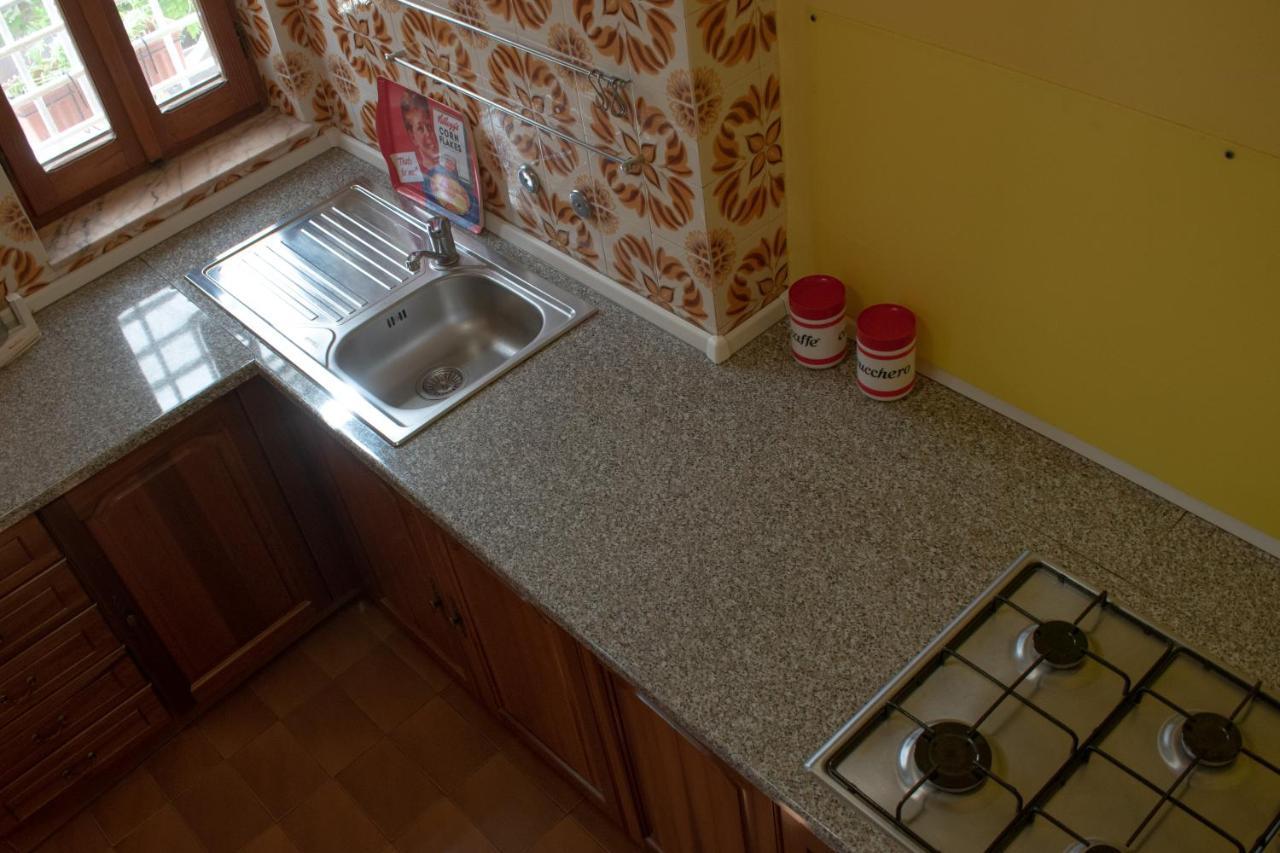 Casa Vacanze "Villa Severina" Iun R6166 R6692 Карбония Екстериор снимка