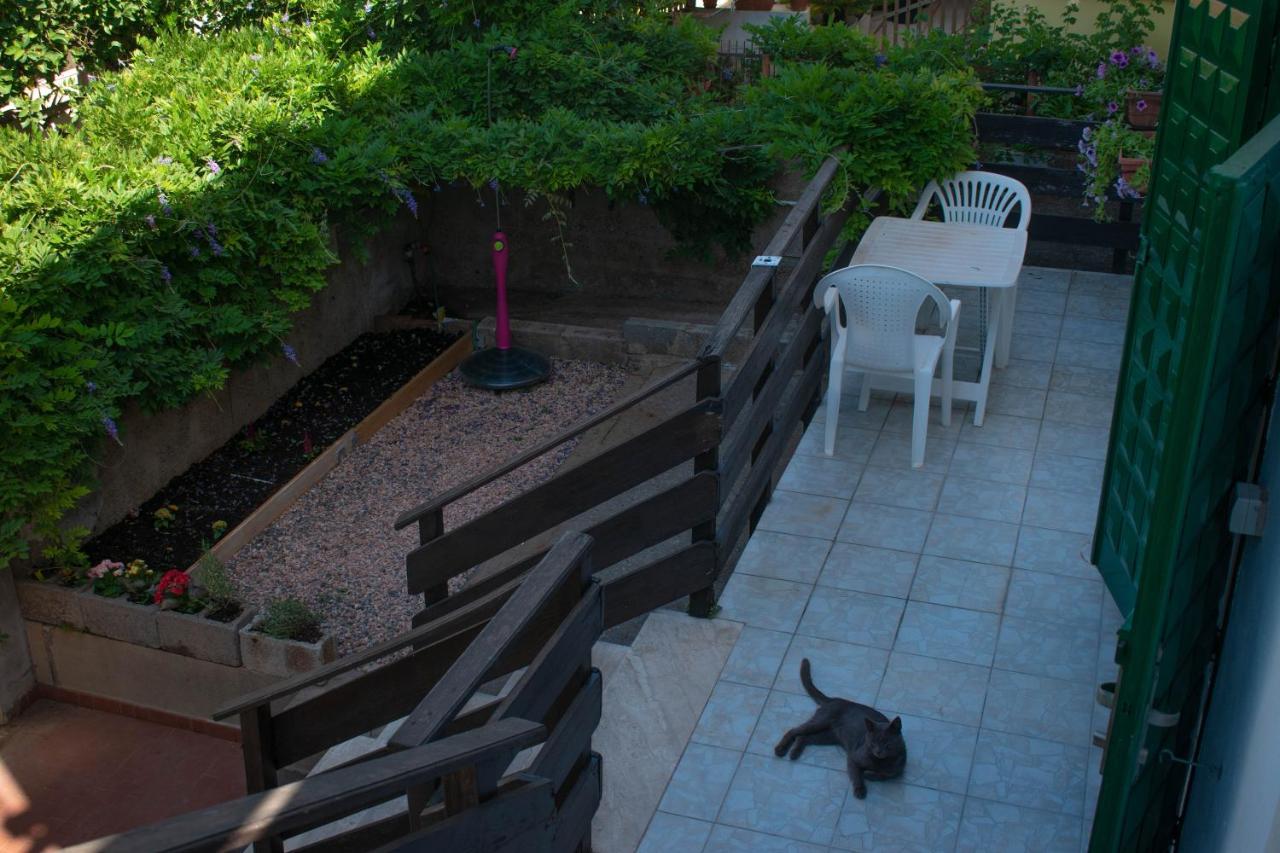 Casa Vacanze "Villa Severina" Iun R6166 R6692 Карбония Екстериор снимка