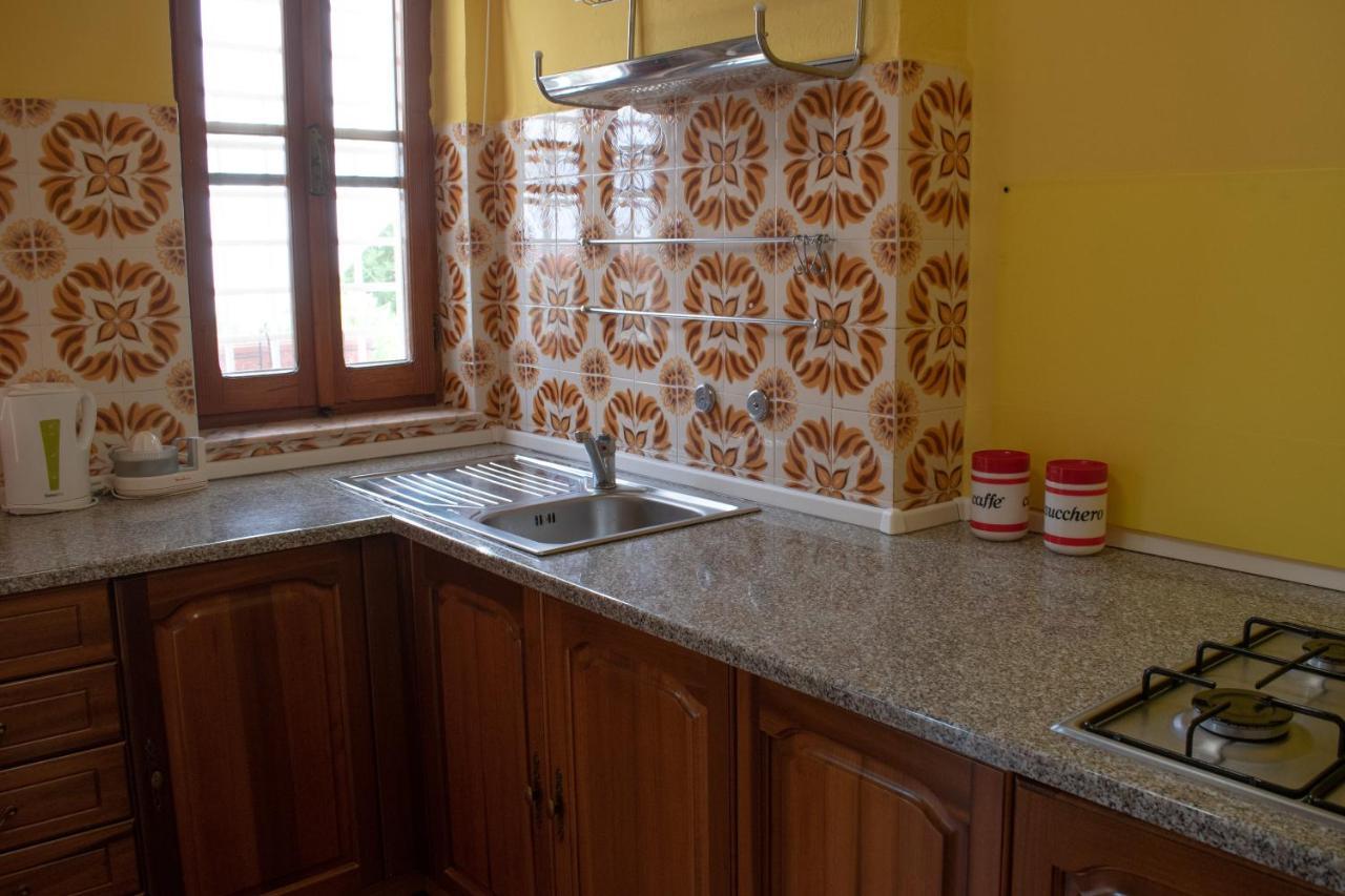 Casa Vacanze "Villa Severina" Iun R6166 R6692 Карбония Екстериор снимка