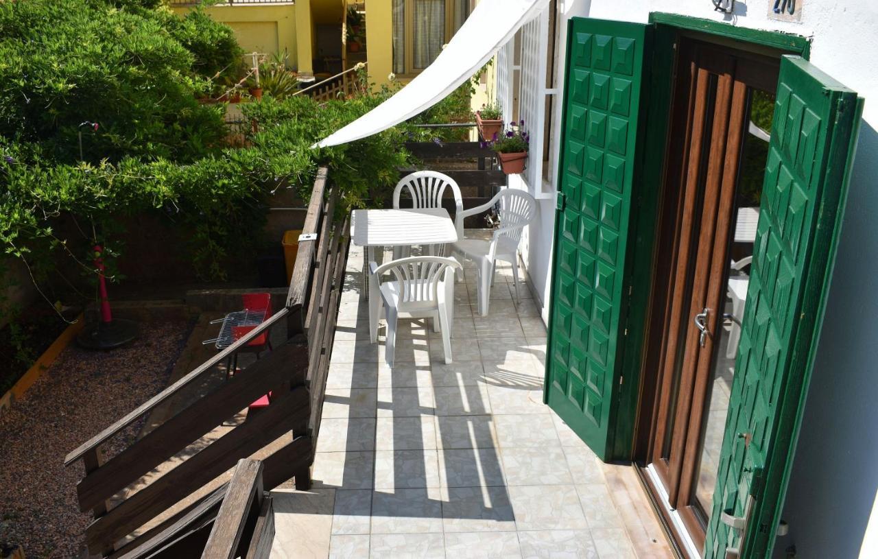 Casa Vacanze "Villa Severina" Iun R6166 R6692 Карбония Екстериор снимка