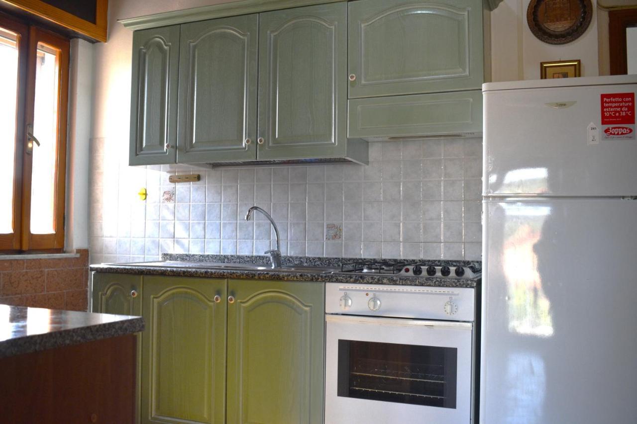 Casa Vacanze "Villa Severina" Iun R6166 R6692 Карбония Екстериор снимка